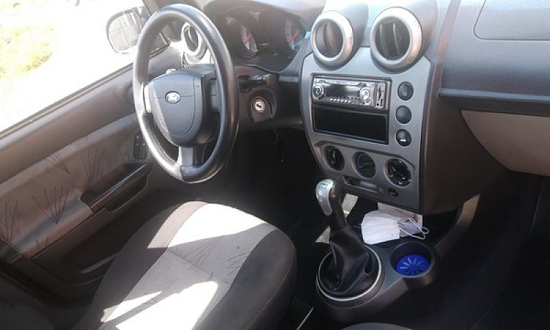 Ford Fiesta 1.6 Flex...