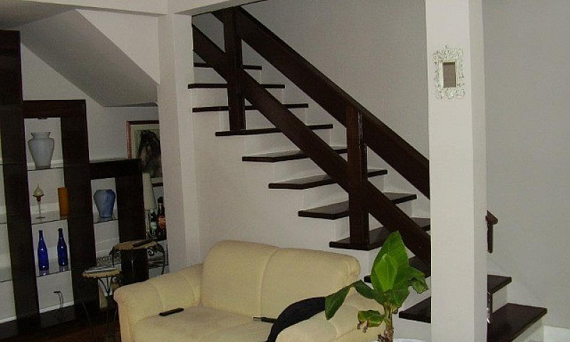 Casa Centro De Grava...