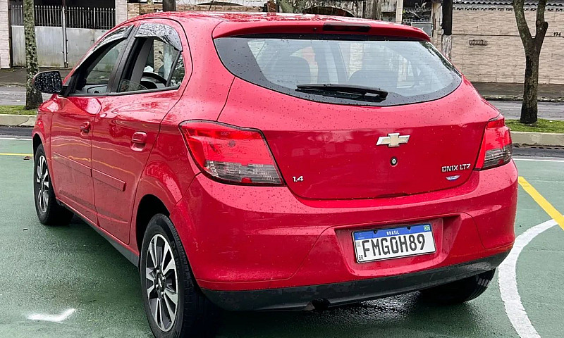 Chevrolet Onix Hatch...