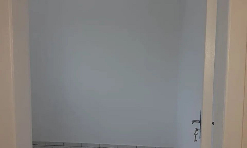 Aluga-Se Aptos 1 E 2...