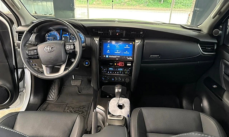Toyota Hilux Sw4 Srx...