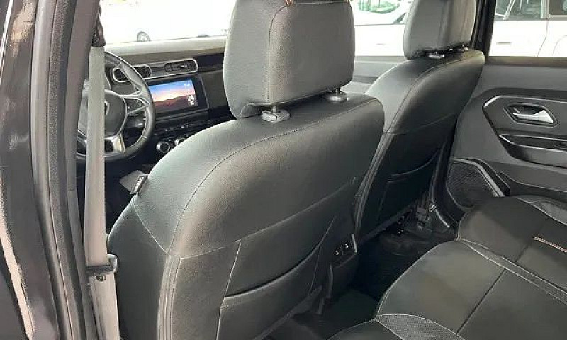 Renault Duster Iconi...