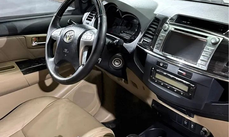 Toyota Hilux Sw4 Srv...