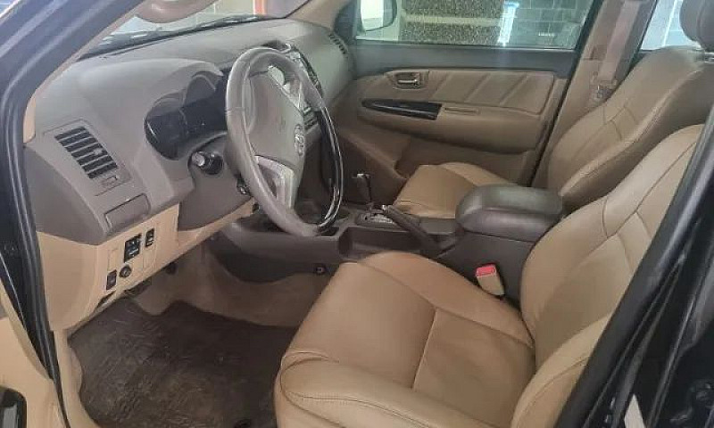 Toyota Hilux Sw4 Srv...