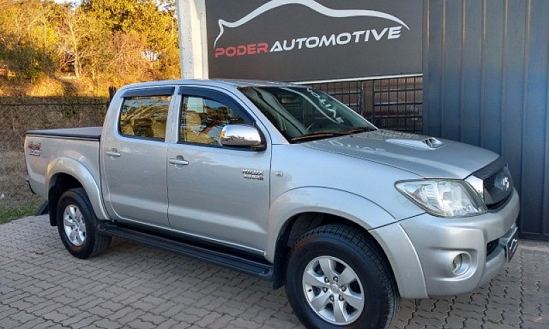 Toyota Hilux Srv 4X4...