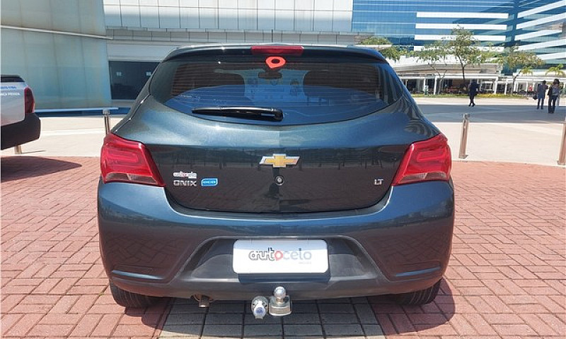 Chevrolet Onix 2018 ...