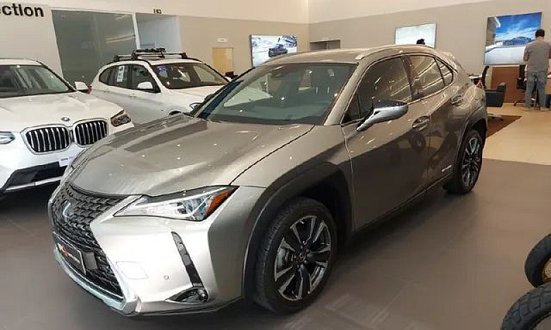 Lexus Ux 250H 2.0 Vv...