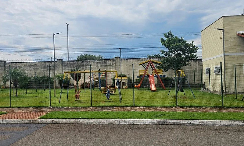 Casa 3 Qts Condomíni...