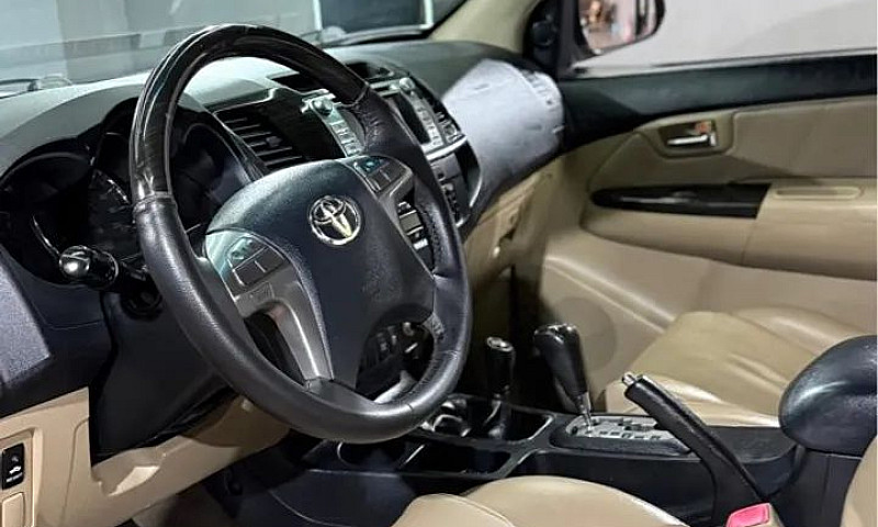 Toyota Hilux Sw4 Srv...
