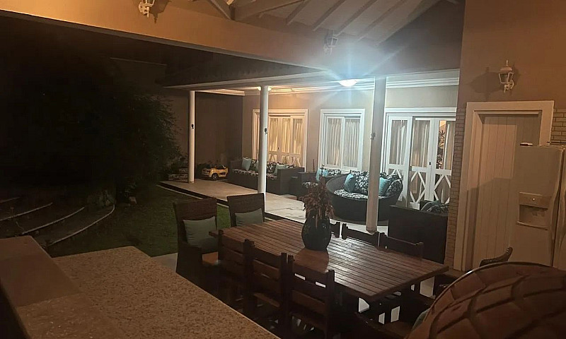 Casa Em Condomínio P...