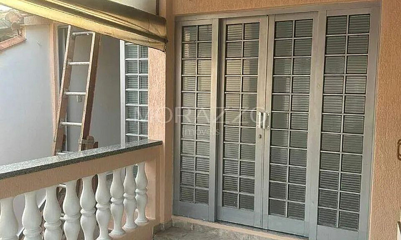 Casa Com 3 Dormitóri...