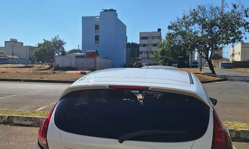 Ford Fiesta Se 1.6 1...