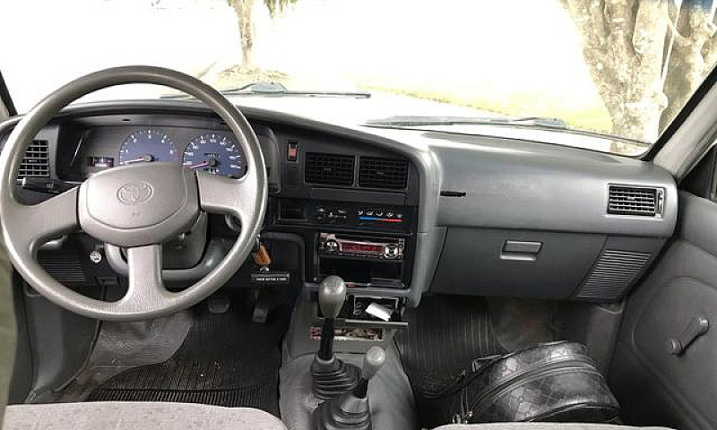 Hilux 4X4 2005...