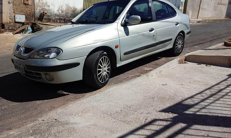 Renault Megane 2.0 8...