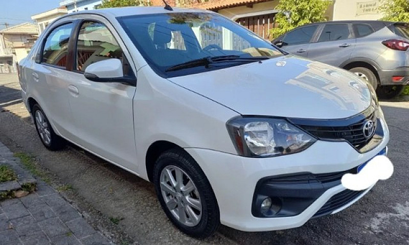 Toyota Etios ...