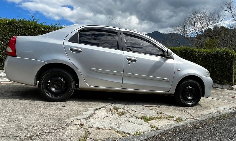 Toyota Etios Xs Seda...