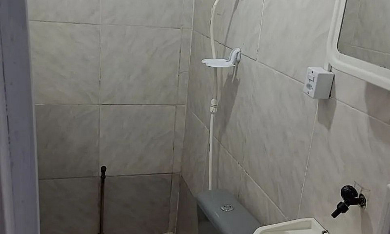 Alugo Casa Pequena N...