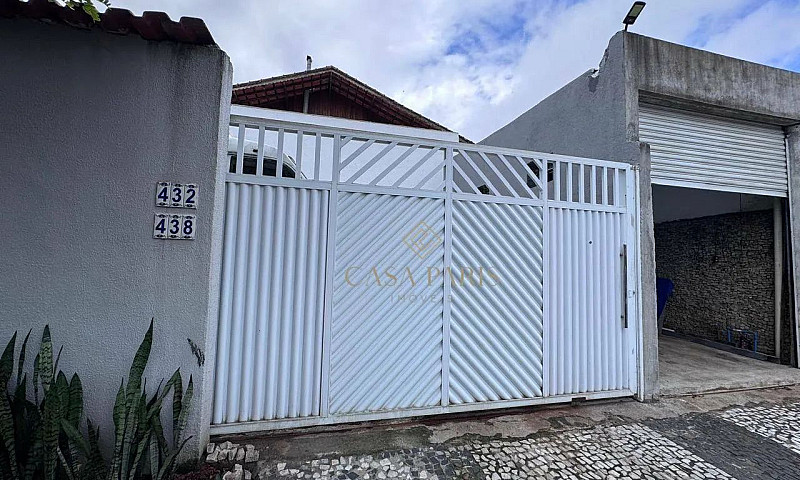 Casa Com 4 Dormitóri...