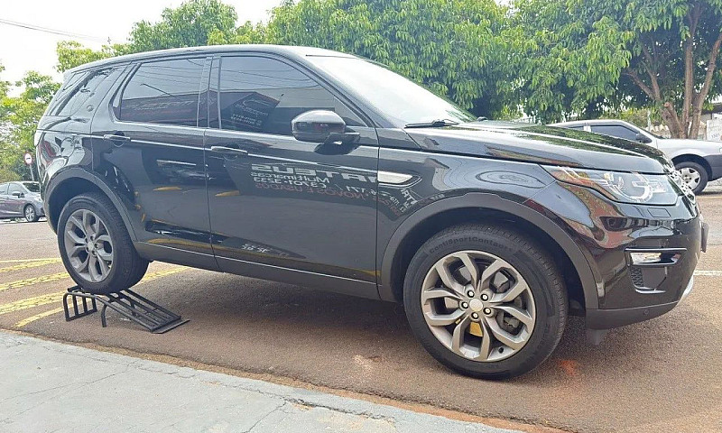 Land Rover Discovery...