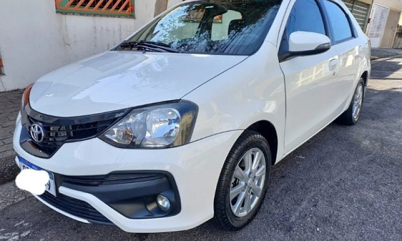 Toyota Etios ...
