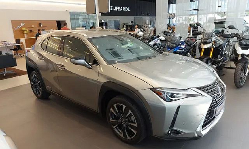 Lexus Ux 250H 2.0 Vv...