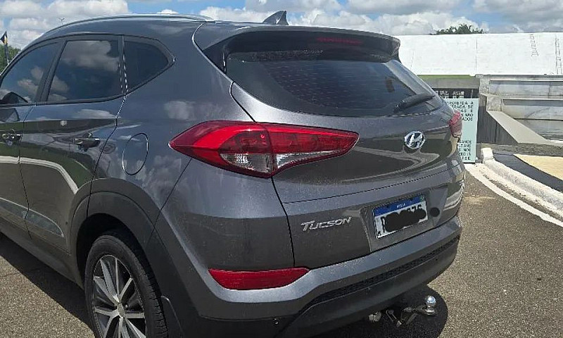 Hyundai Tucson Gl 1....