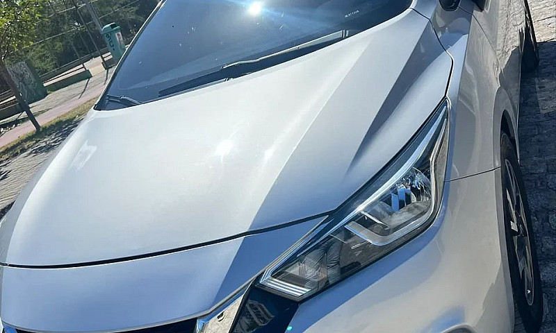 Nissan Versa Sense 1...