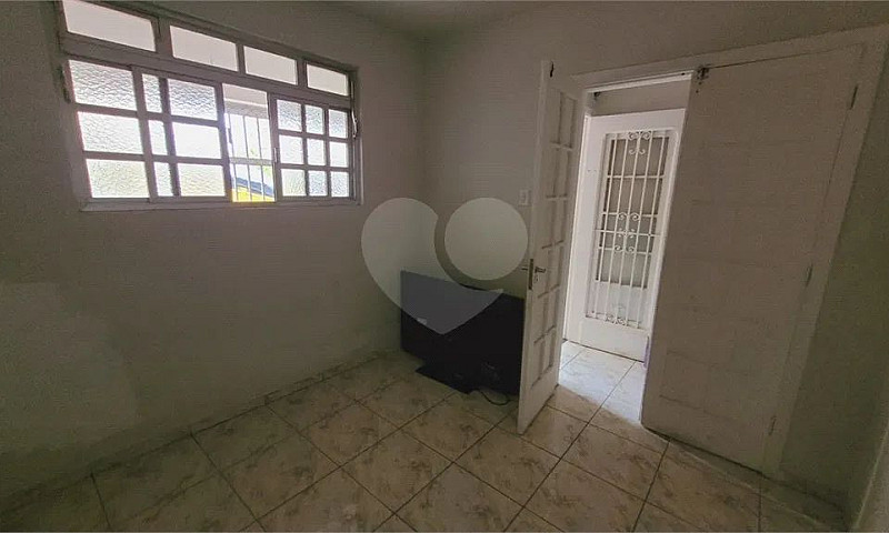 Casa À Venda Com 2 Q...