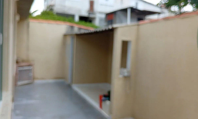 Alugo Casa Totalment...