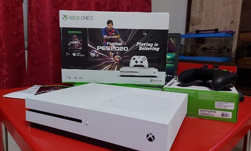 Microsoft Xbox One S...