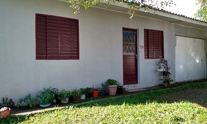 Casa Com 2 Dormitóri...