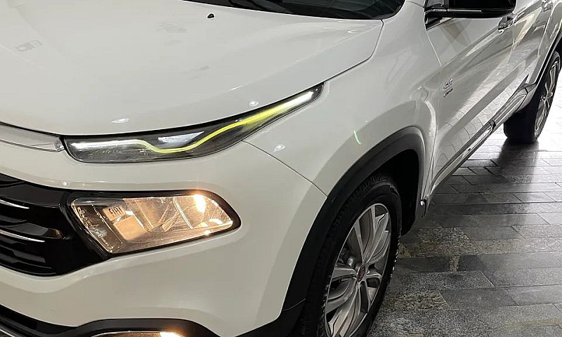 Fiat Toro Volcano 2....