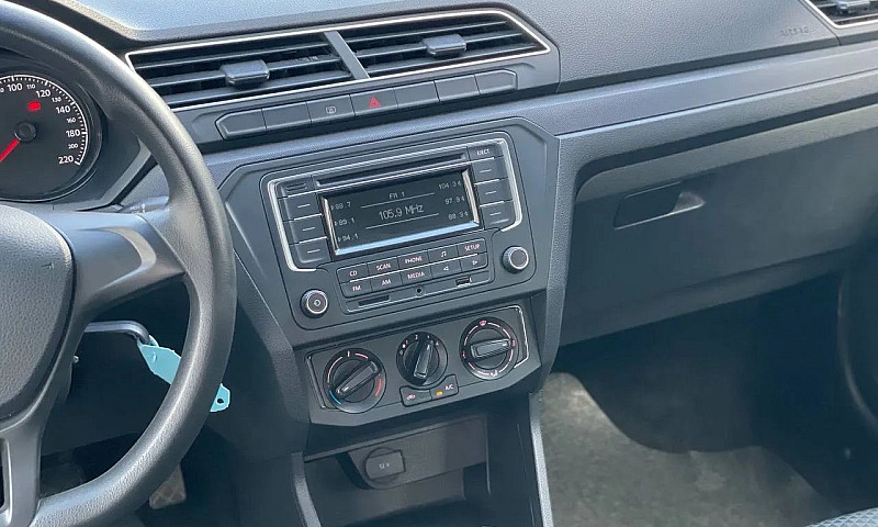 Volkswagen Voyage 1....
