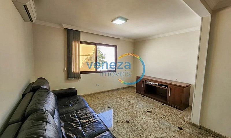 Casa Residencial À V...