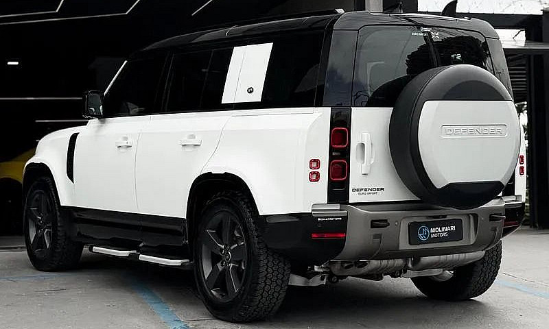 Land Rover Defender ...