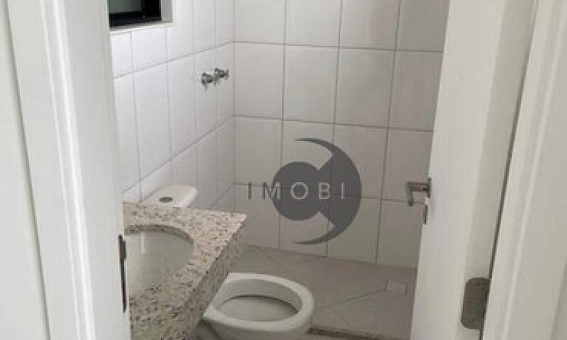 Apto No Condomínio L...