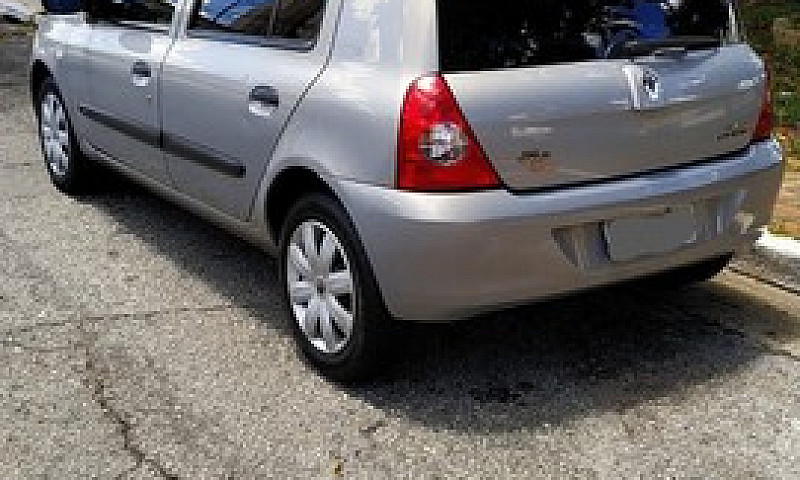 Renault Clio Authent...