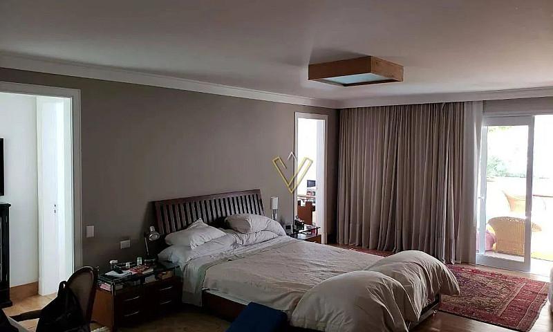 Casa Com 4 Dormitóri...