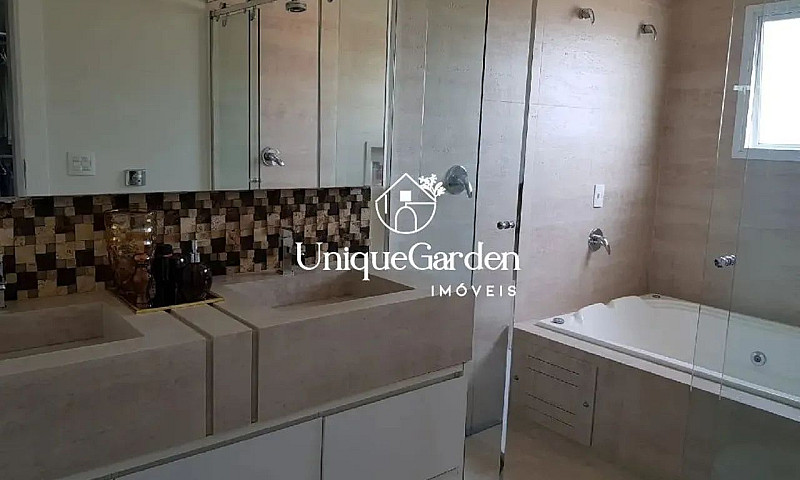 Luxuosa Casa Em Cond...