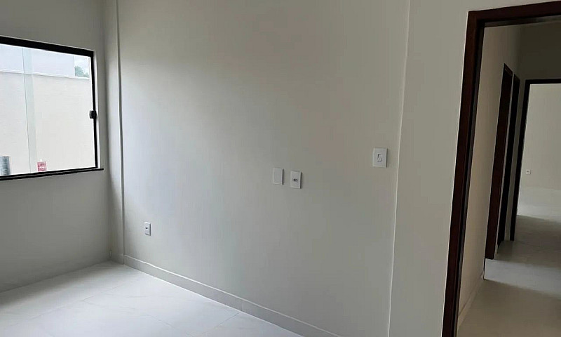 Linda Casa De 3/4 Em...