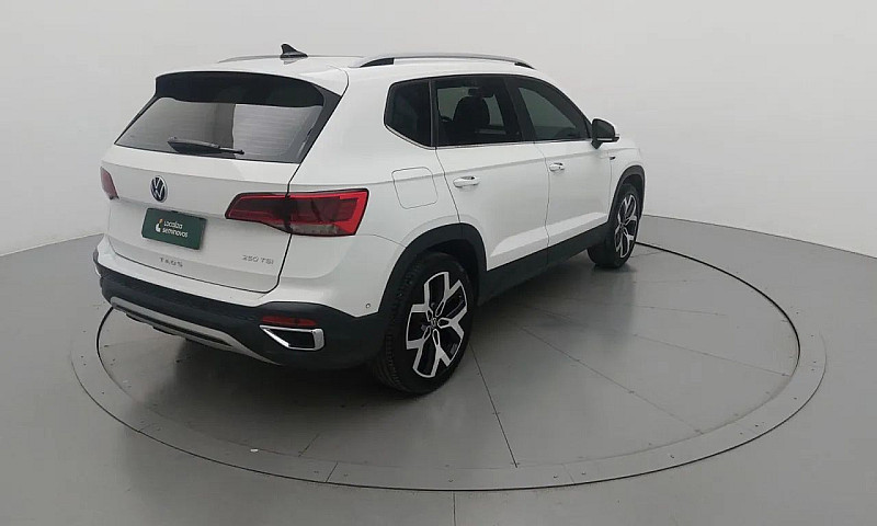 Volkswagen Taos High...