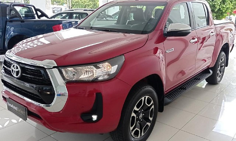 Toyota Hilux 2.8 D-4...