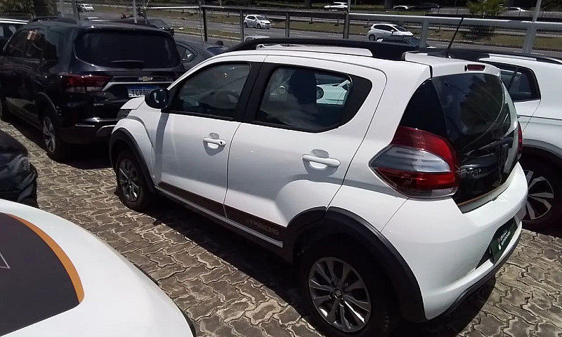 Fiat Mobi Trekking 1...