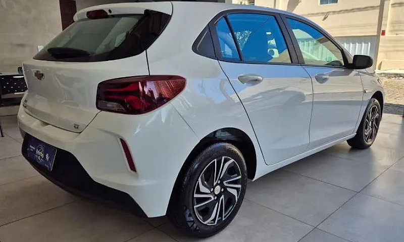 Chevrolet Onix Hatch...