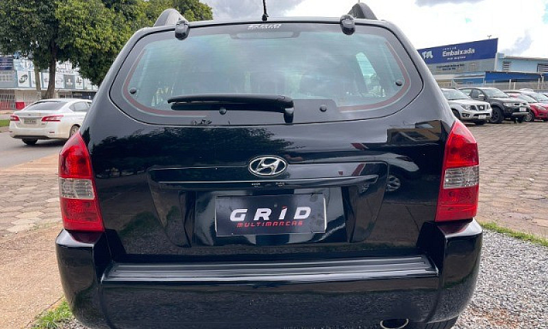 Hyundai Tucson Gl 2....