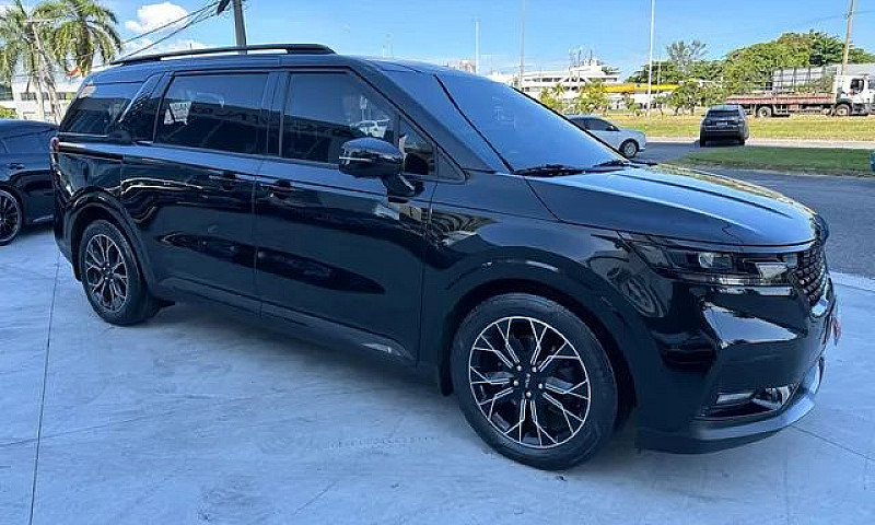 Kia Carnival 2022 3....