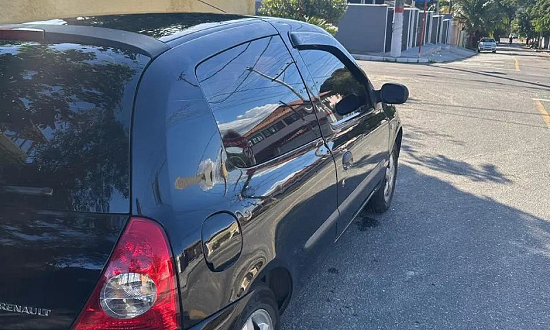 Renault Clio Hi-Flex...