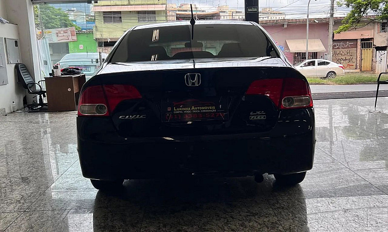 Honda Civic 1.8 Aut....