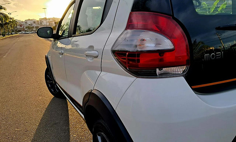 Fiat Mobi Trekking 1...
