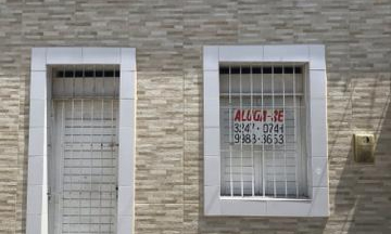 Aluga-Se Casa No Cen...